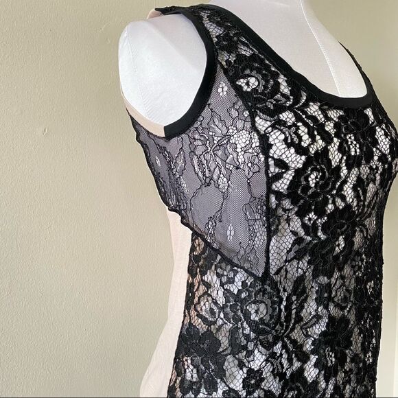 NWOT PINKO Lace Sleeveless Blouse - Picture 2 of 12